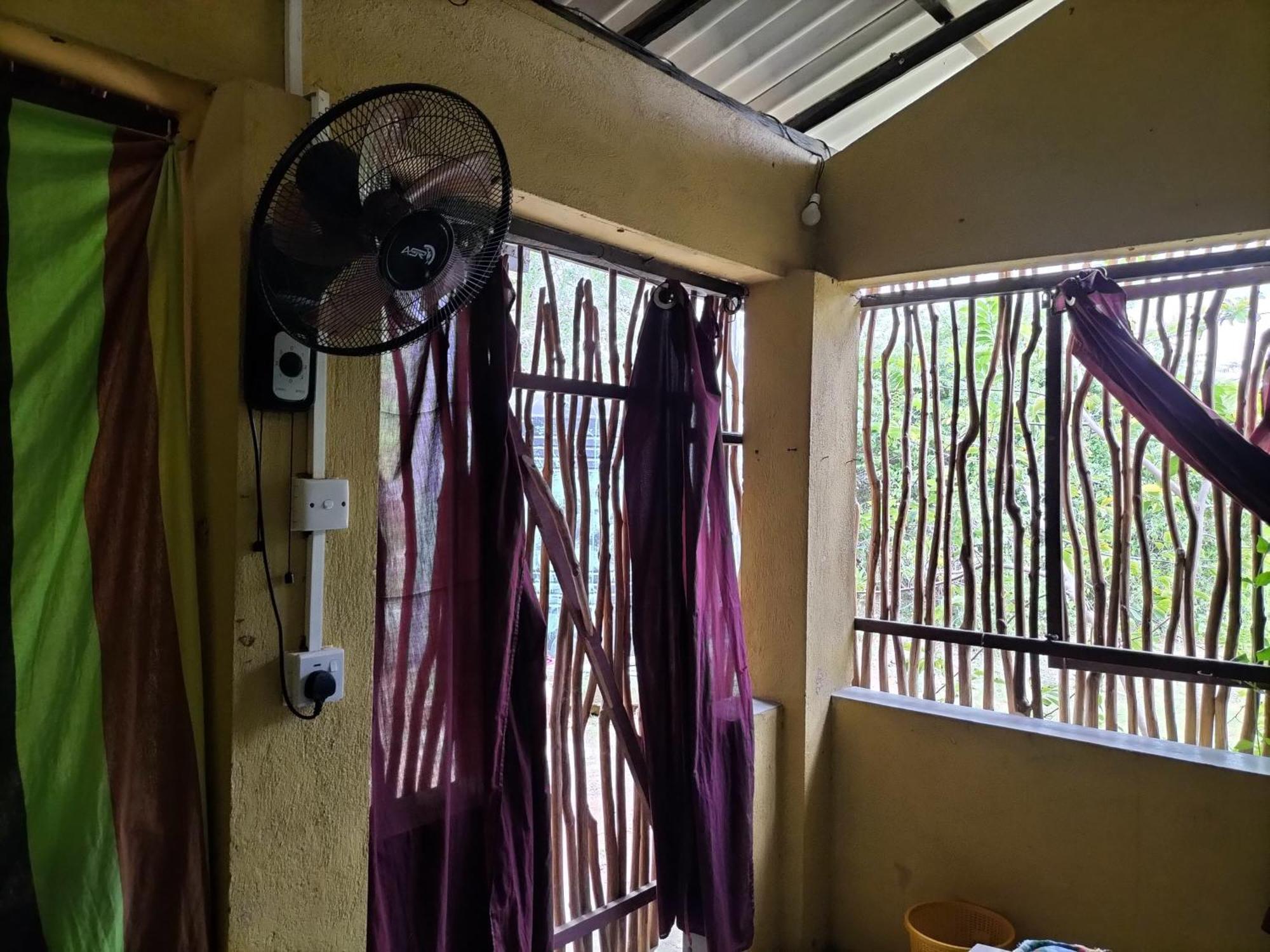 Yala Ying Yang Hostel & Camping Exterior photo